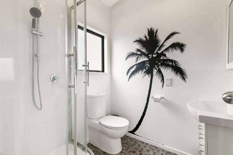 16b Lancaster Road Beach Haven_15