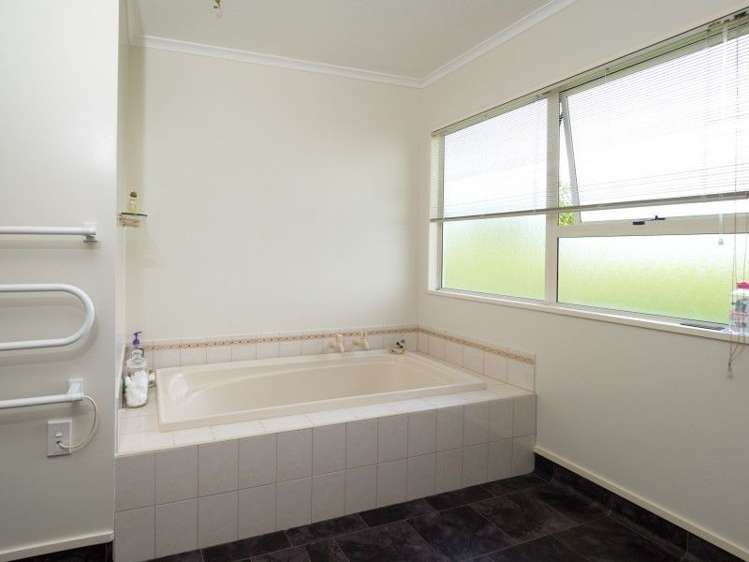 62 Farm Road Allenton_11