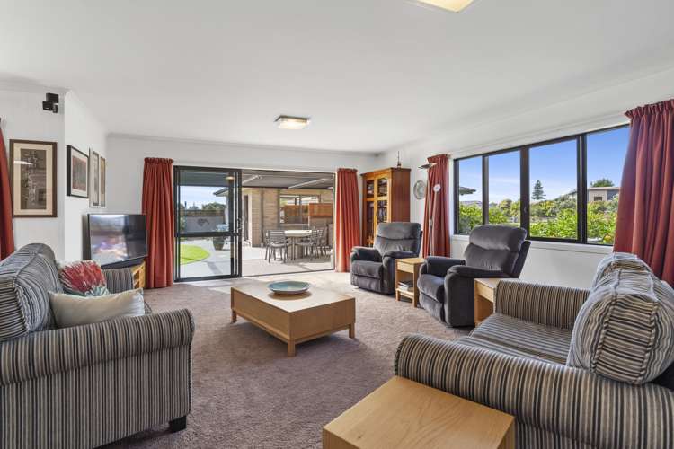 7 Byron Brown Place Otaki Beach_7