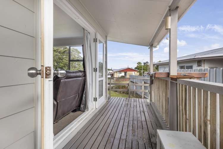 6 Yates Street Otaki Beach_12