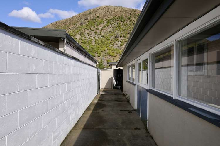 85 Bledisloe Street Kurow_16