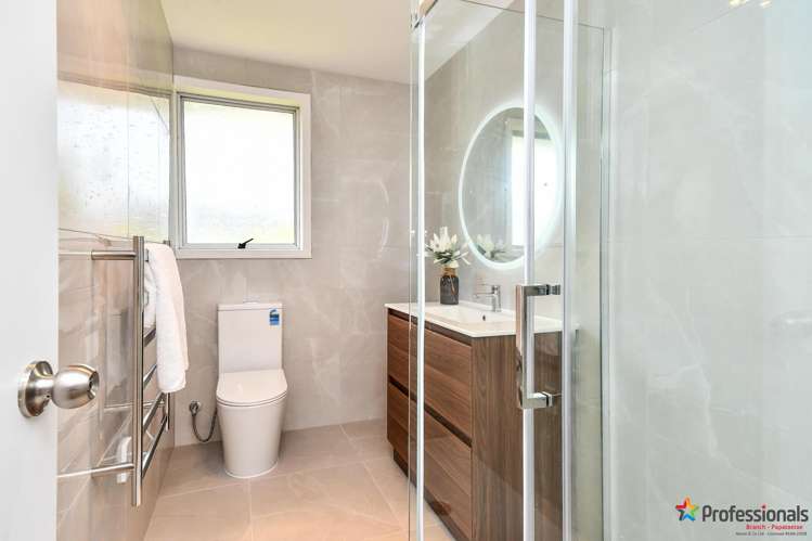 2 Serrano Place Clover Park_8