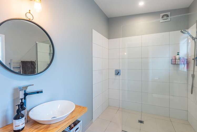 6 Olliver Grove Waikanae Beach_25