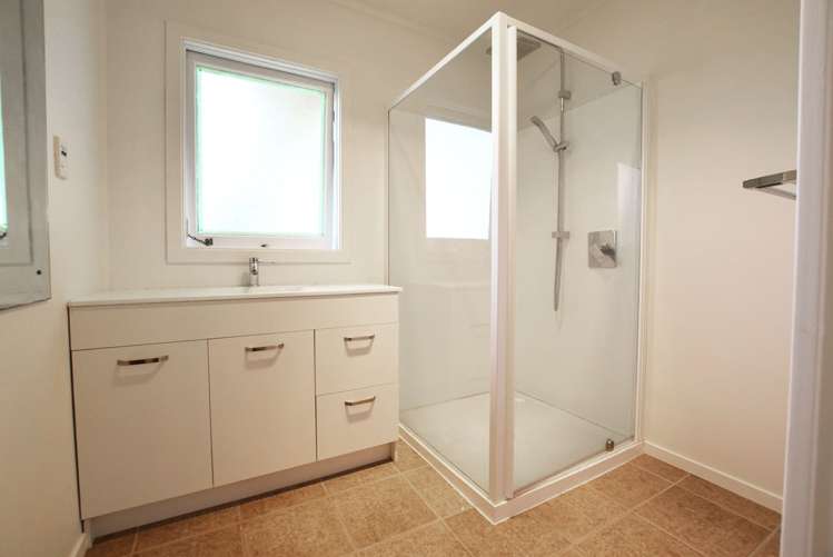 2/5 Eyre Street Henderson_7