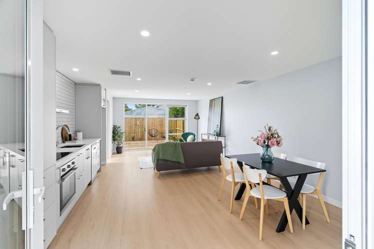 Units 1- 4/89 Jerrold Street North Addington_1