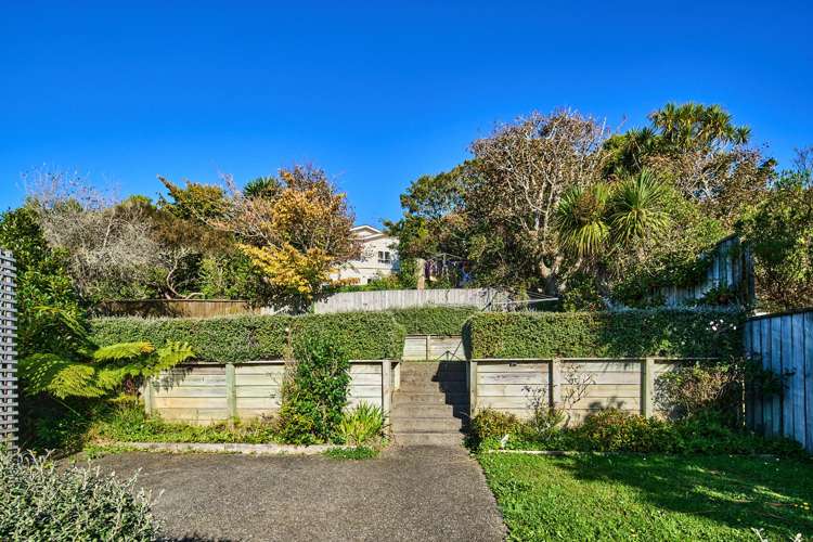 13 Firth Terrace Karori_20