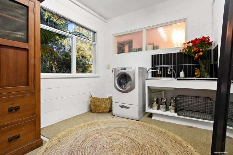 173 Woodlands Park Road Titirangi_17