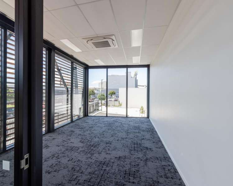 7-23 Cain Road Penrose_5