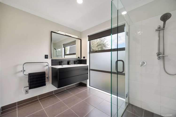 10 Columbia Crescent Beachlands_19