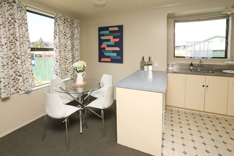 67b Kahikatea Drive Melville_6