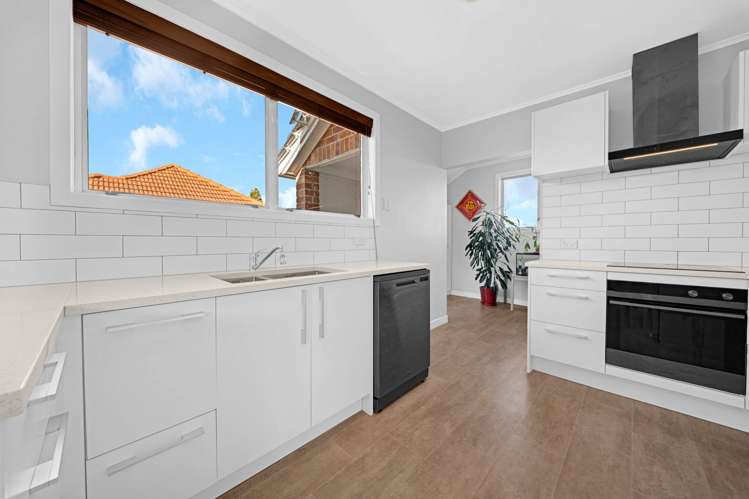 11 Tirimoana Road Te Atatu South_4