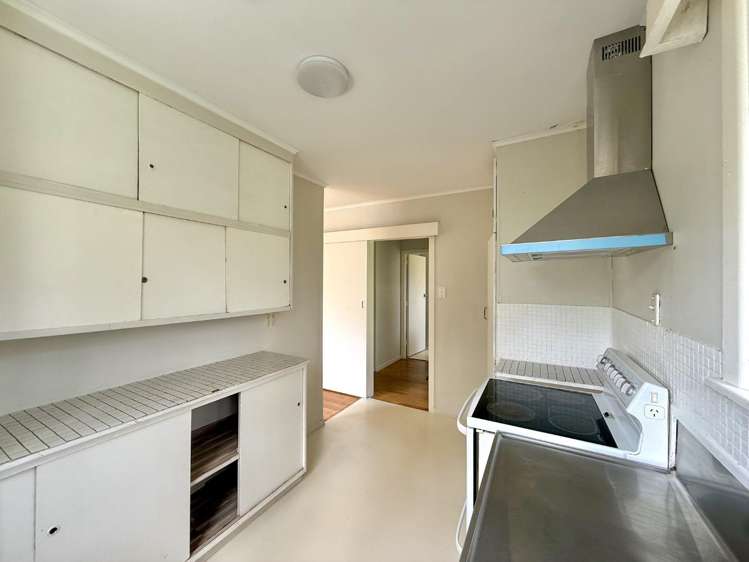 26 Tiroroa Avenue Te Atatu South_4