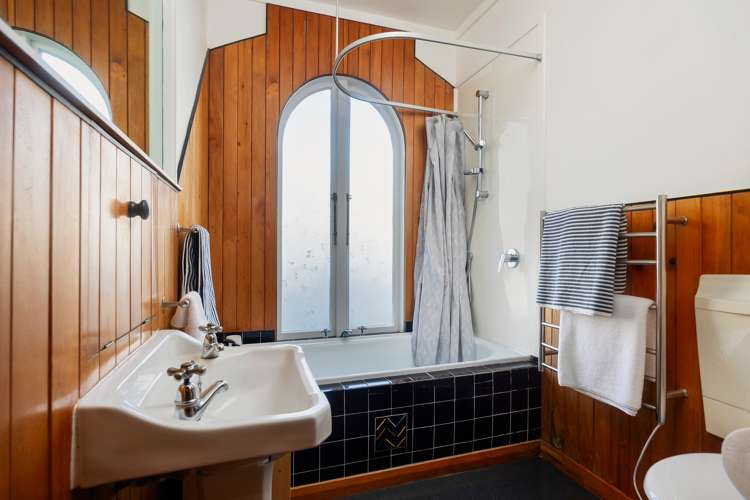 17 Chatham Avenue Mount Albert_18