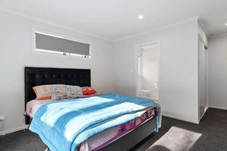 6 Stable Way Brookfield_10