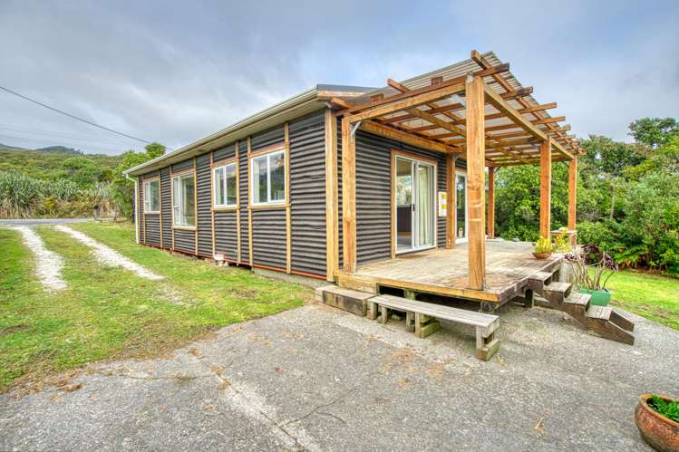 1307 Coast Road_0