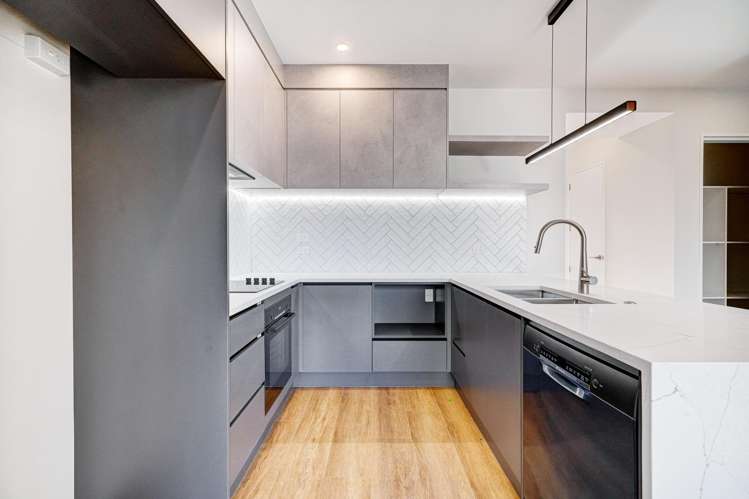 17 Sails Road_3