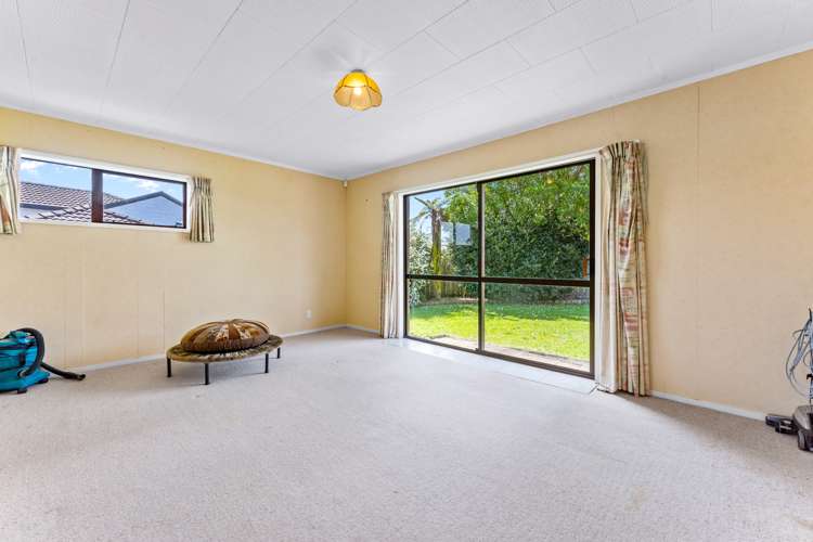 80 Saint Annes Crescent Wattle Downs_17