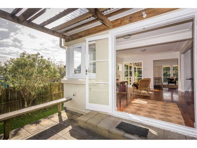 33 Derwent Crescent Titirangi_13