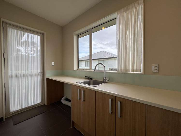 6 Albertine Place Greenhithe_25