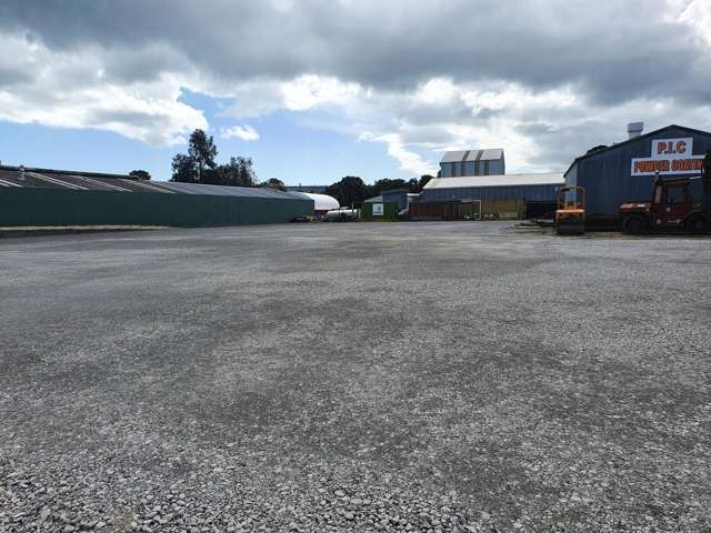 Container + Vehicle Park For Lease