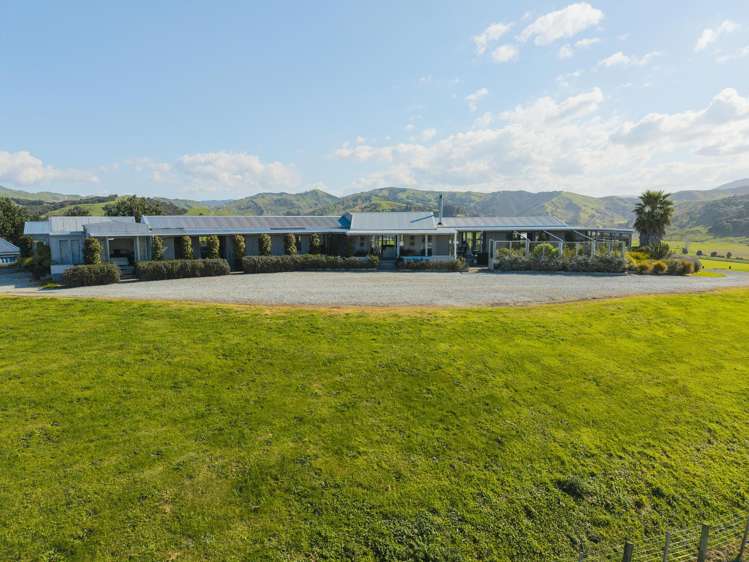 327 and 327a Taurau Valley Road Muriwai_14