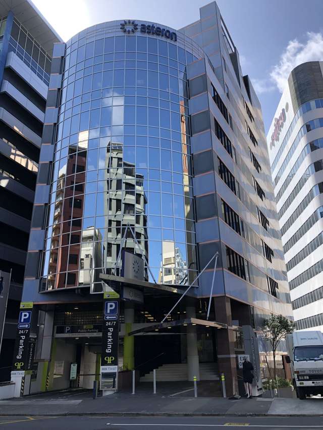 High Quality Office On The Terrace