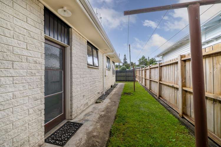 9 Burns Street Leamington_14