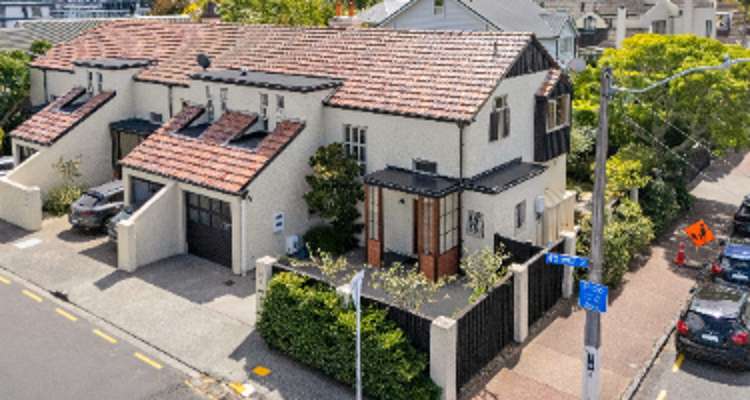 1/84 Gladstone Road_0