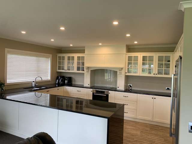 30 Thompson Road 1555_1