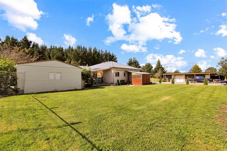 17 Wilkinsons Road Chertsey_23