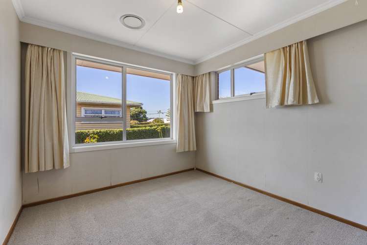 Tarata Road Inglewood_16