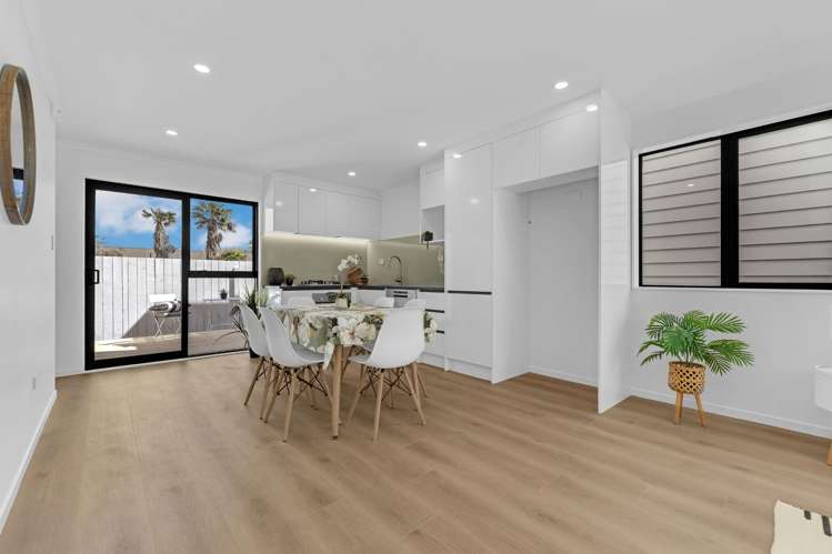 8B Gardiner Grove Mangere East_6