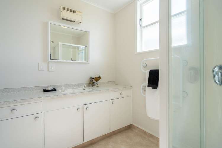 2 Atua Street Waikanae Beach_12