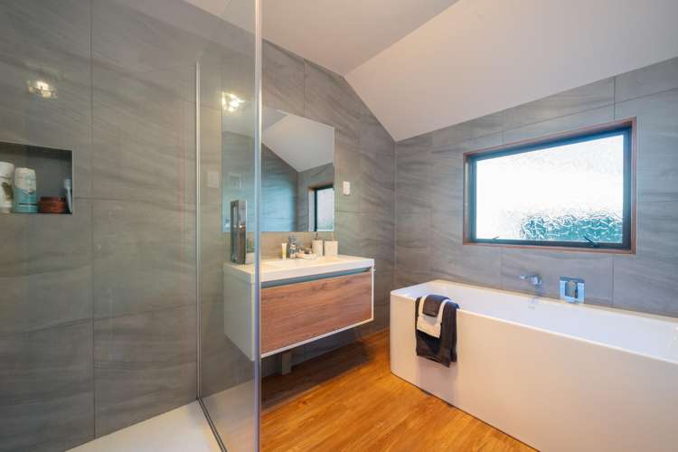 11 Duval Grove Tawa_17