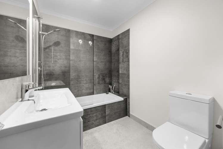 13 Leebank Crescent Riverhead_24