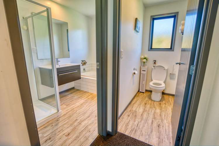 14 Tasman View Road Paroa_19