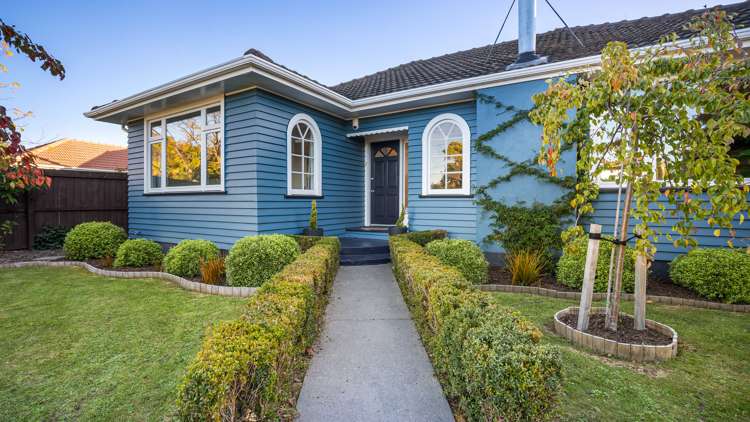 24 Derrett Place Saint Martins_17