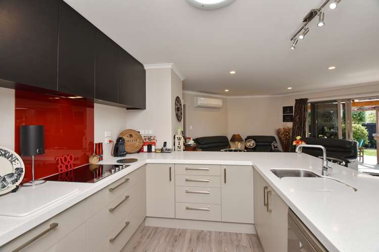 12 Saint Keverne Close Burwood_8