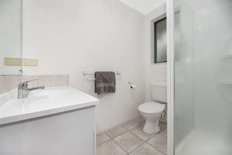 8/72 Swanson Road Henderson_8