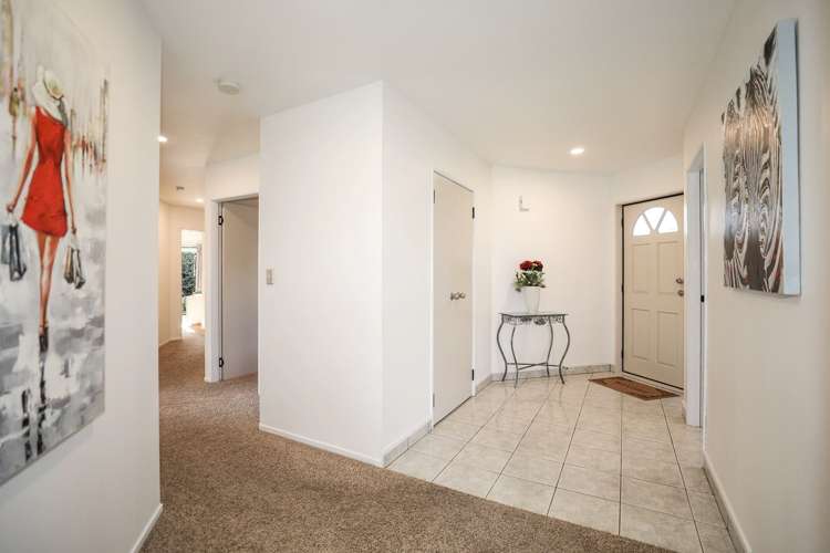 2/77 Harvey Street Waipahihi_13