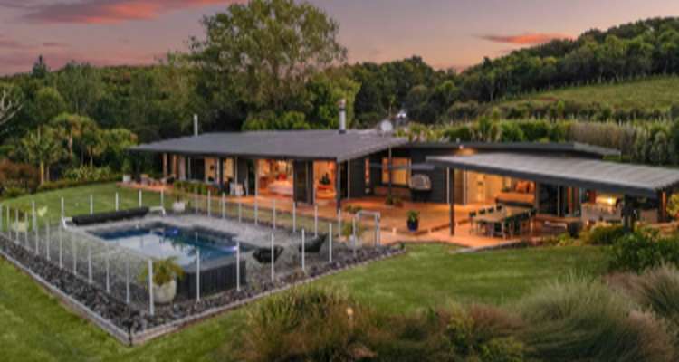 62b Viv Davie-Martin Drive_0