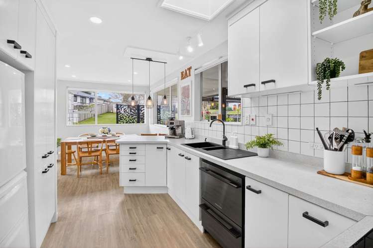 7 Tyrian Close Half Moon Bay_15