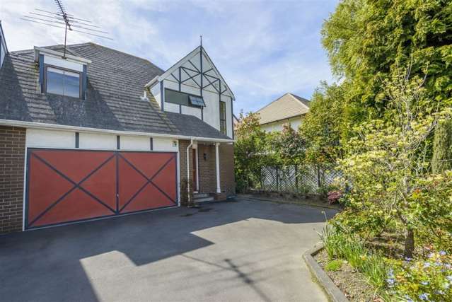 9 Holly Road Merivale_1