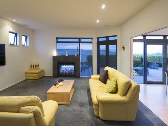 15 Aoraki Rise Aotea_1