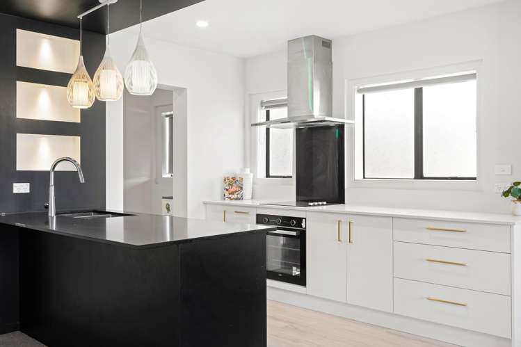 86 Racecourse Road_1