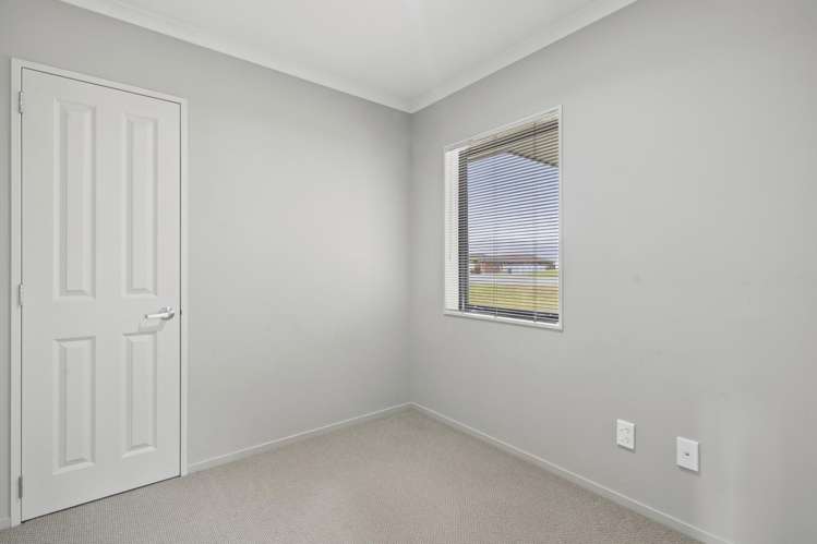 3 Percy Kinsman Crescent Riverstone Terraces_10