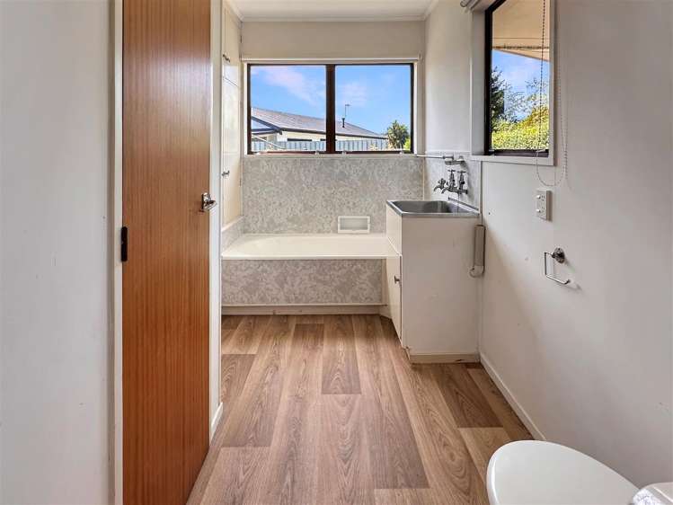 9 Robinson Avenue Holdens Bay_6