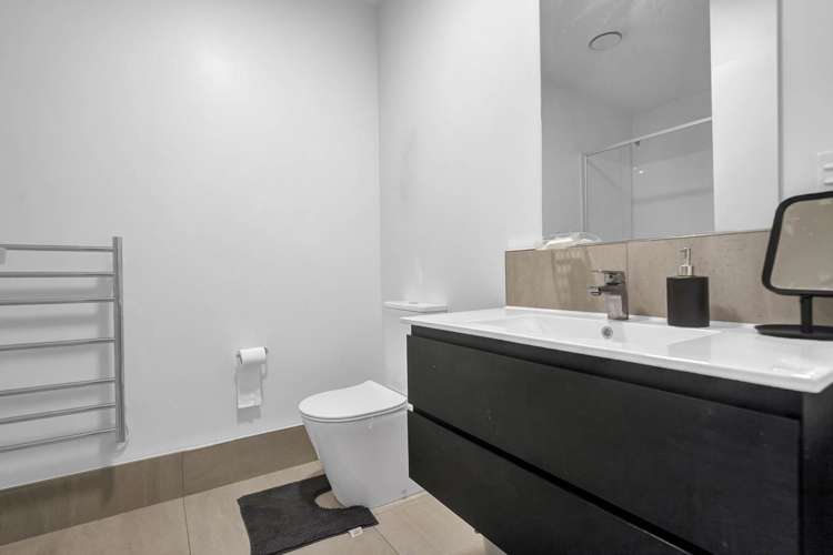 18/11 Carlos Drive Flat Bush_13