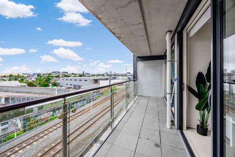 504/21 Tawari Mews Mt Eden_1
