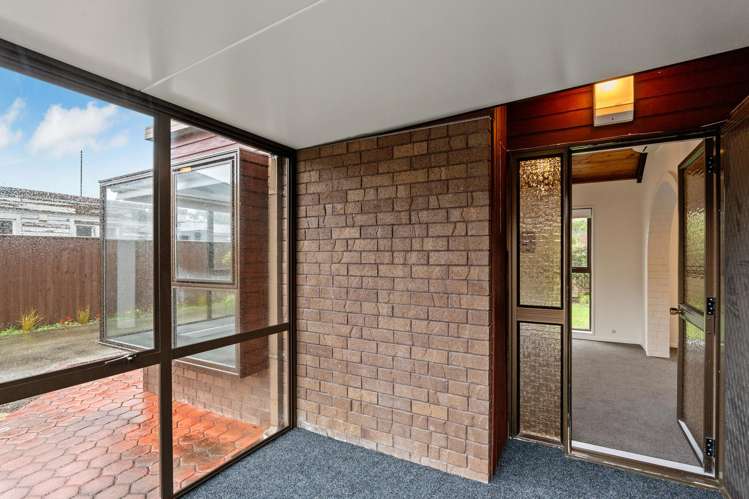 2/146 Stanmore Road Linwood_2